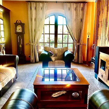 Boutique Con Chimenea Y Indoor Pool * Χιρόνα