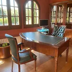 Boutique Con Chimenea Y Indoor Pool Villa