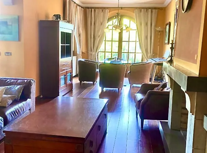 Boutique Con Chimenea Y Indoor Pool Gerona