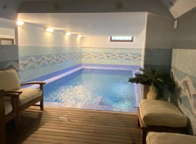 Boutique Con Chimenea Y Indoor Pool Villa